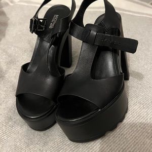 Black platform heels Michael kors